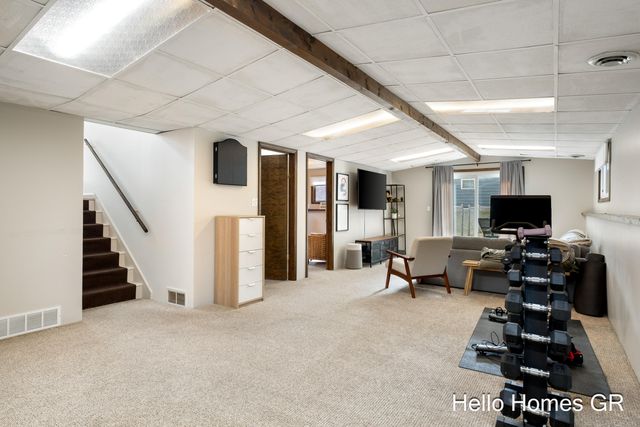 6506 Burger Drive Se, Cascade Twp, MI 49546