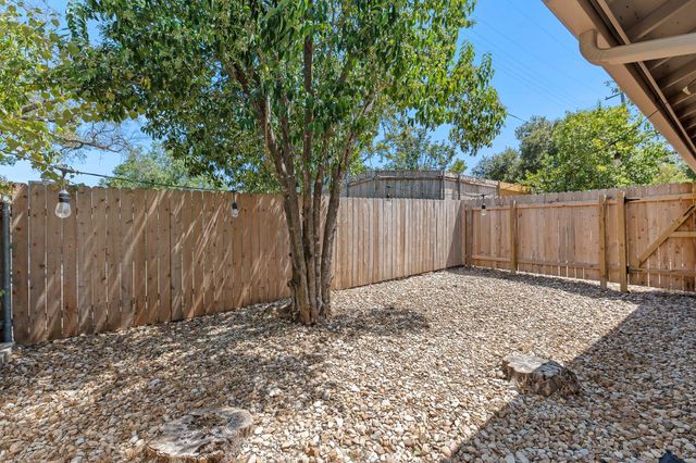 9011 Quail Valley DR A, Austin, TX 78758