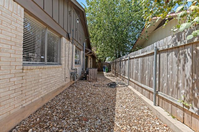 9011 Quail Valley DR A, Austin, TX 78758