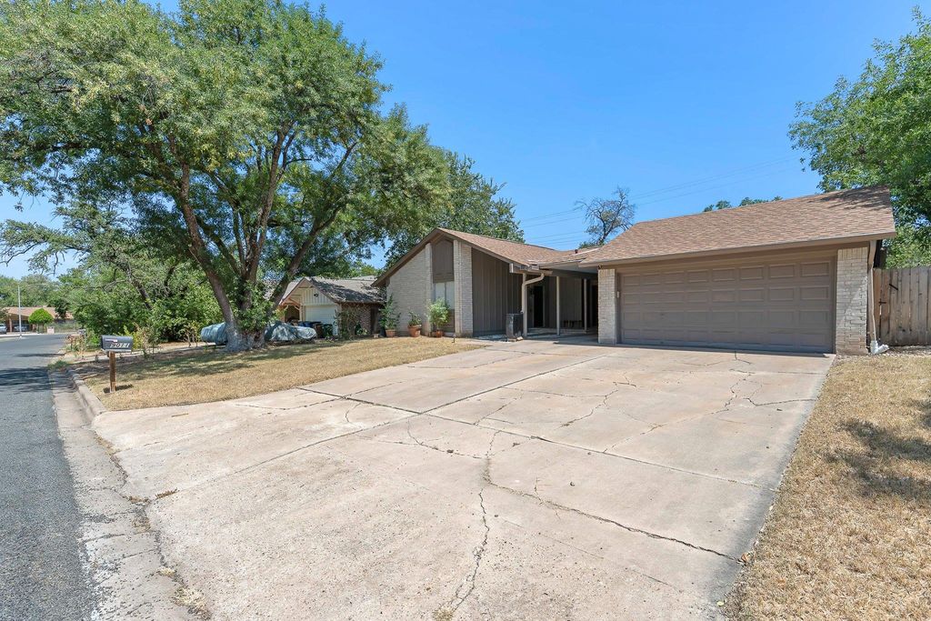 9011 Quail Valley DR A, Austin, TX 78758
