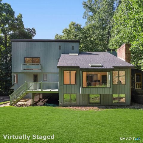 30 North Canton Road, Simsbury, CT 06092