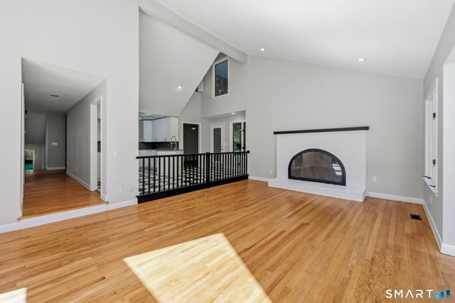 30 North Canton Road, Simsbury, CT 06092
