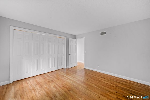 30 North Canton Road, Simsbury, CT 06092