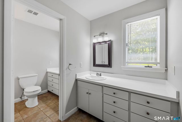 30 North Canton Road, Simsbury, CT 06092