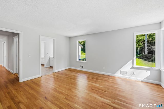 30 North Canton Road, Simsbury, CT 06092