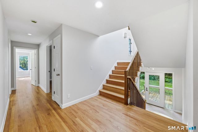 30 North Canton Road, Simsbury, CT 06092