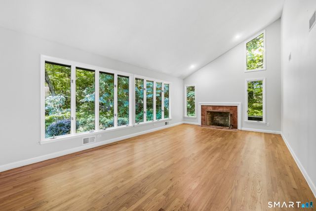 30 North Canton Road, Simsbury, CT 06092