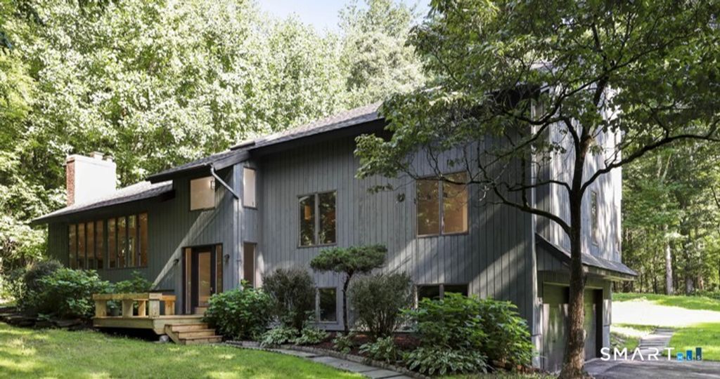 30 North Canton Road, Simsbury, CT 06092