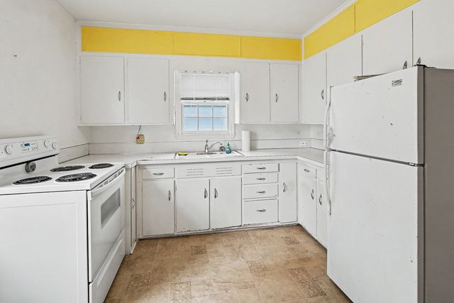 302 S Russell Avenue, Ames, IA 50010