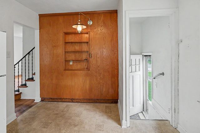 302 S Russell Avenue, Ames, IA 50010
