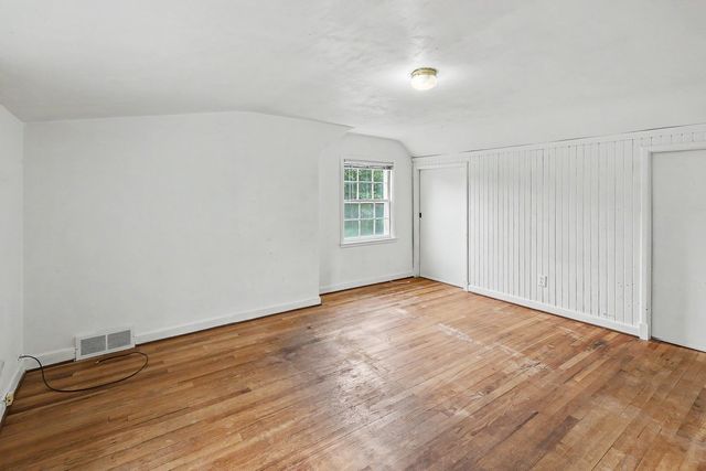 302 S Russell Avenue, Ames, IA 50010