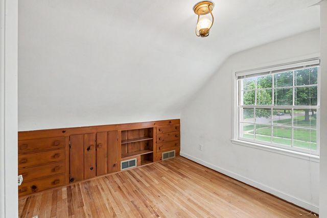 302 S Russell Avenue, Ames, IA 50010