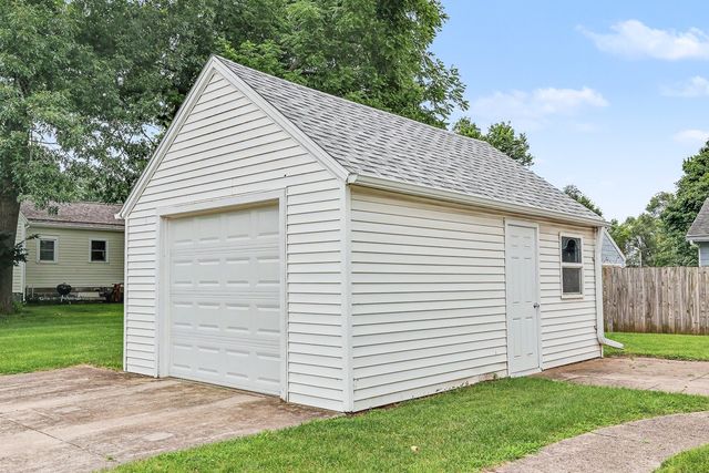 302 S Russell Avenue, Ames, IA 50010