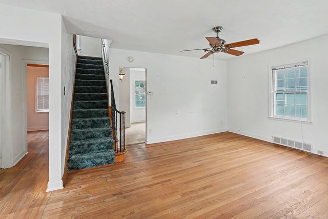 302 S Russell Avenue, Ames, IA 50010