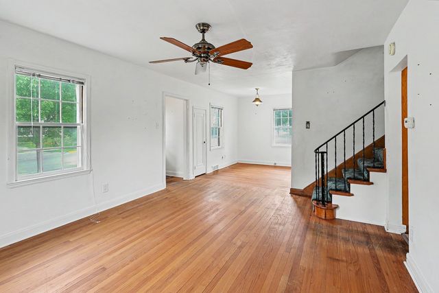 302 S Russell Avenue, Ames, IA 50010