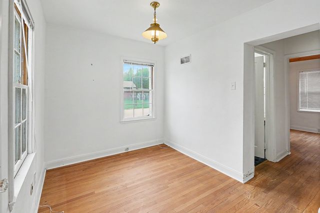302 S Russell Avenue, Ames, IA 50010
