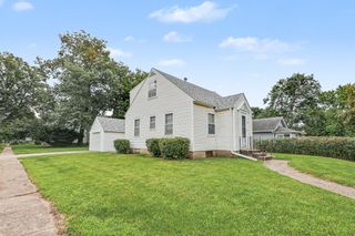 302 S Russell Avenue, Ames, IA 50010