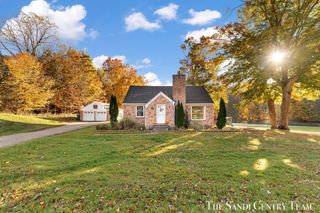 11394 24th Avenue, Tallmadge Twp, MI 49435