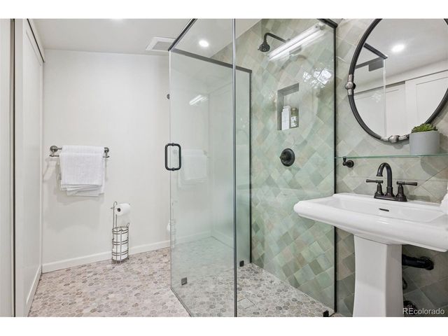 1515 E Tufts Ave, Englewood, CO 80113