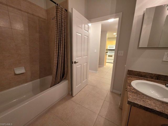 15999 Mandolin Bay DR 202, Fort Myers, FL 33908