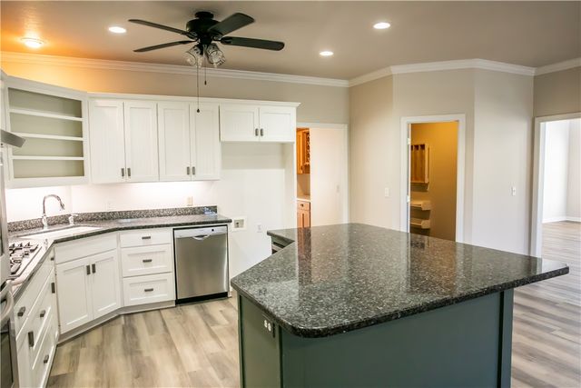 8660 Cedar Hill Road, Brenham, TX 77833