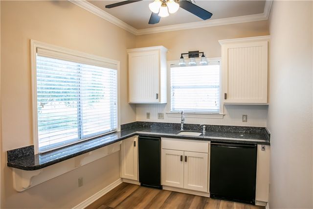 8660 Cedar Hill Road, Brenham, TX 77833