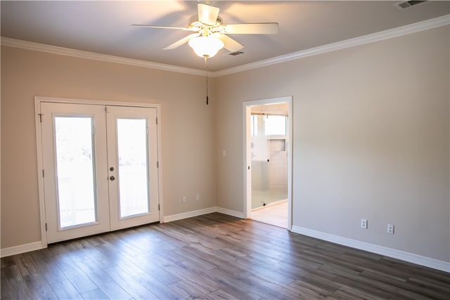 8660 Cedar Hill Road, Brenham, TX 77833
