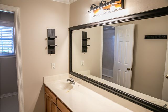 8660 Cedar Hill Road, Brenham, TX 77833