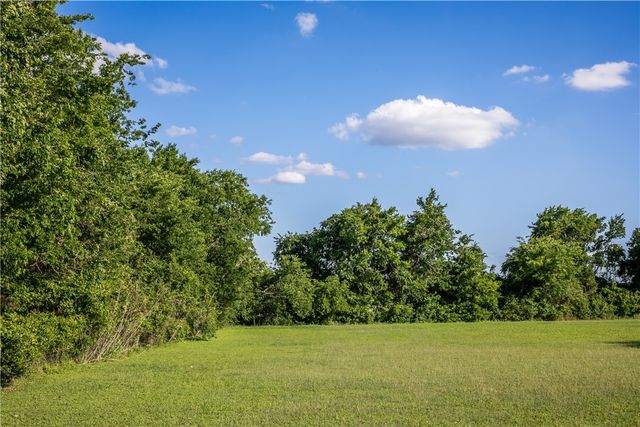 8660 Cedar Hill Road, Brenham, TX 77833
