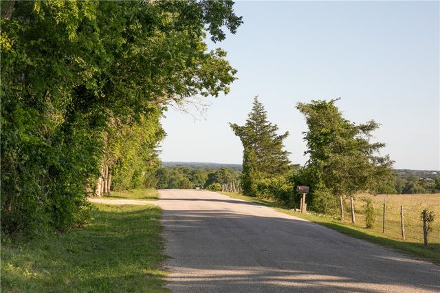 8660 Cedar Hill Road, Brenham, TX 77833