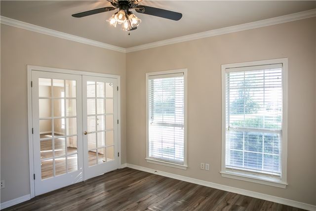 8660 Cedar Hill Road, Brenham, TX 77833