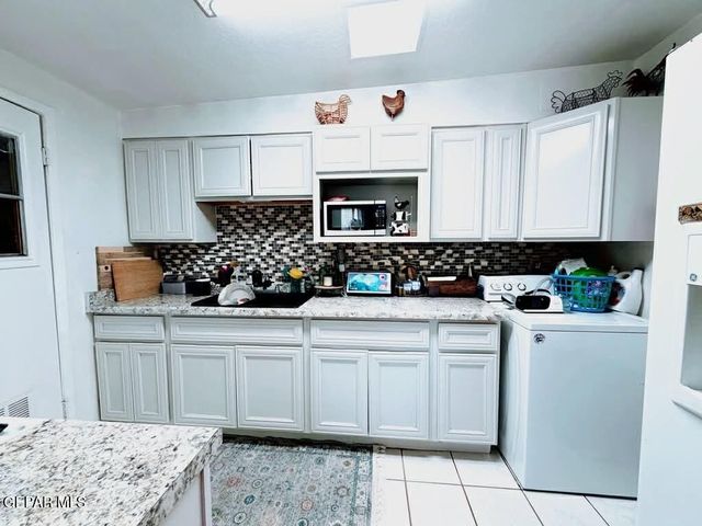 208 MECCA Drive, El Paso, TX 79907