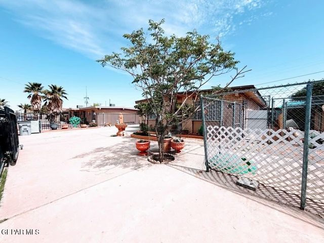 208 MECCA Drive, El Paso, TX 79907