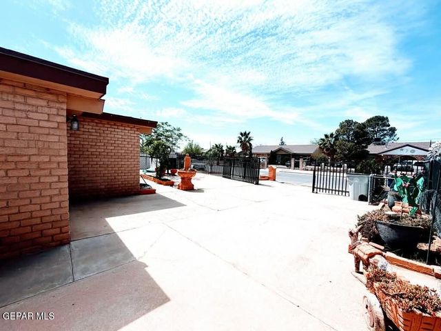 208 MECCA Drive, El Paso, TX 79907