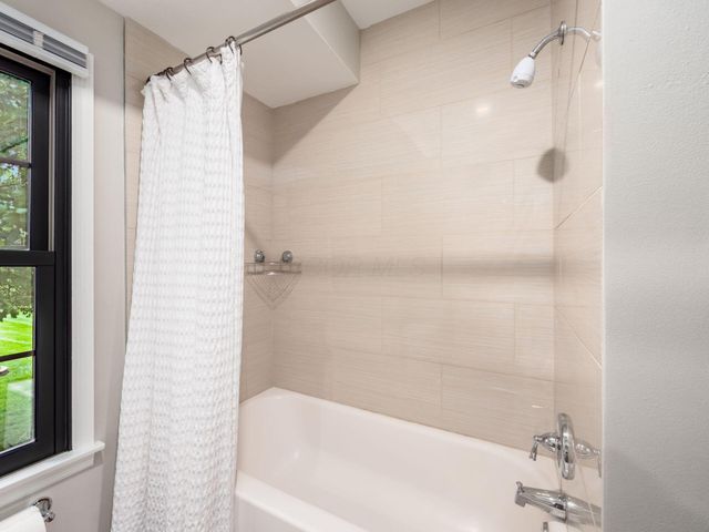 5065 Bayhill Drive, Powell, OH 43065
