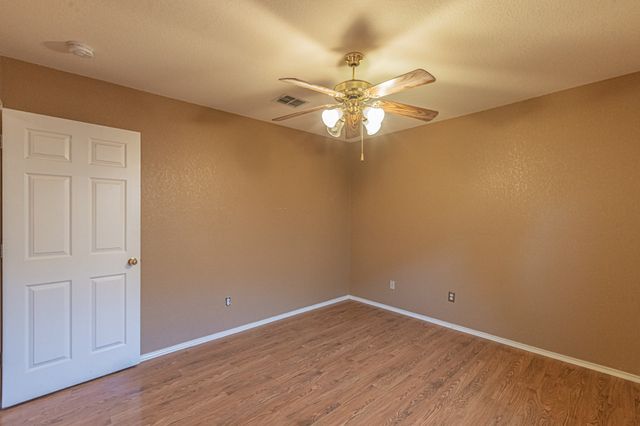 6813 Cheatham Drive, Watauga, TX 76148