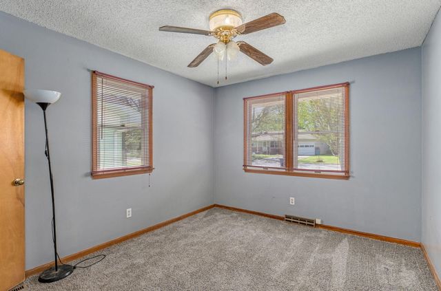 1249 E Edgewood Street, Springfield, MO 65804