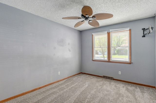 1249 E Edgewood Street, Springfield, MO 65804