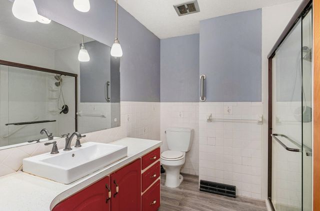 1249 E Edgewood Street, Springfield, MO 65804