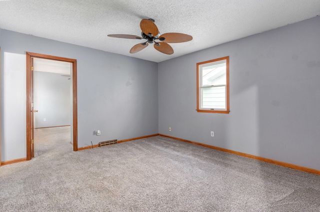 1249 E Edgewood Street, Springfield, MO 65804