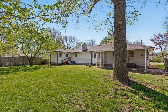 1249 E Edgewood Street, Springfield, MO 65804
