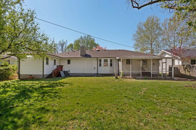1249 E Edgewood Street, Springfield, MO 65804
