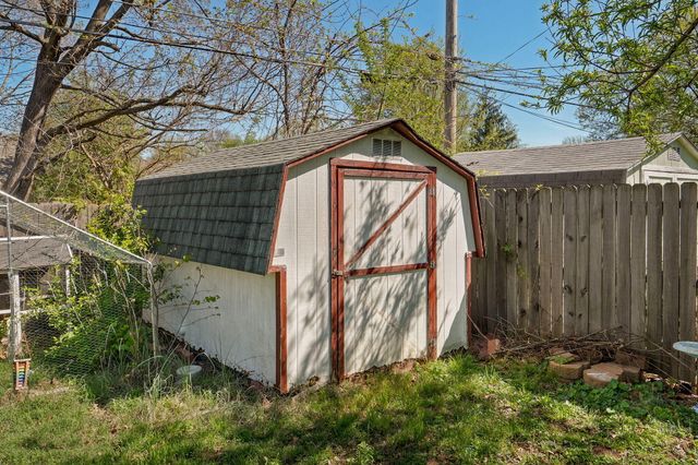 1249 E Edgewood Street, Springfield, MO 65804