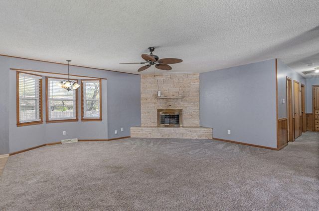 1249 E Edgewood Street, Springfield, MO 65804