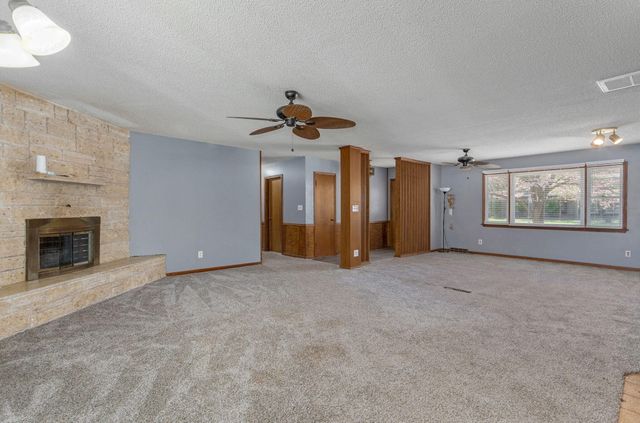 1249 E Edgewood Street, Springfield, MO 65804