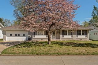 1249 E Edgewood Street, Springfield, MO 65804