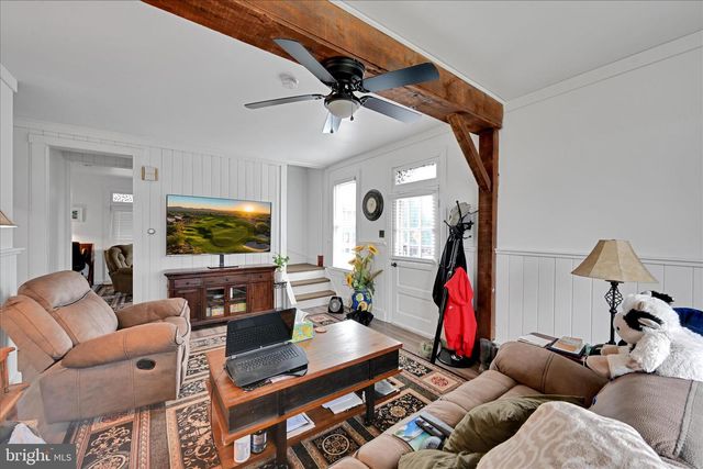 128 S BARBARA ST, Mount Joy, PA 17552