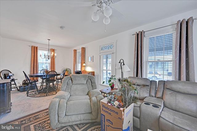 128 S BARBARA ST, Mount Joy, PA 17552