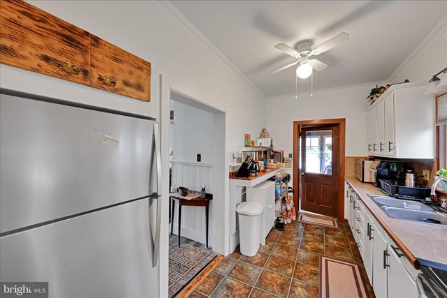 128 S BARBARA ST, Mount Joy, PA 17552