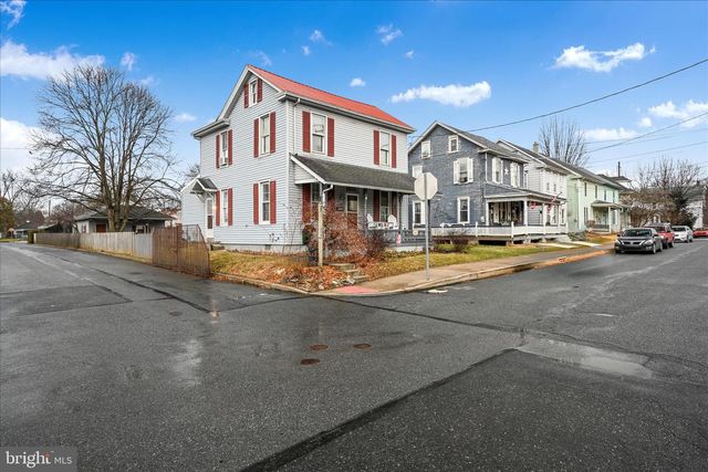 128 S BARBARA ST, Mount Joy, PA 17552